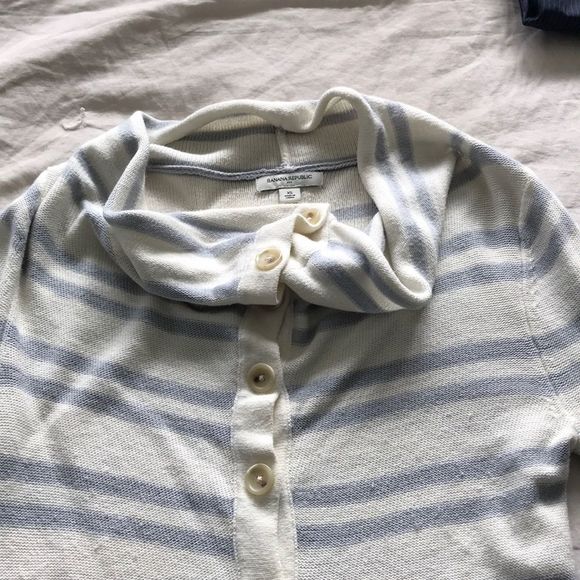 Button up sweater - Picture 4 of 5